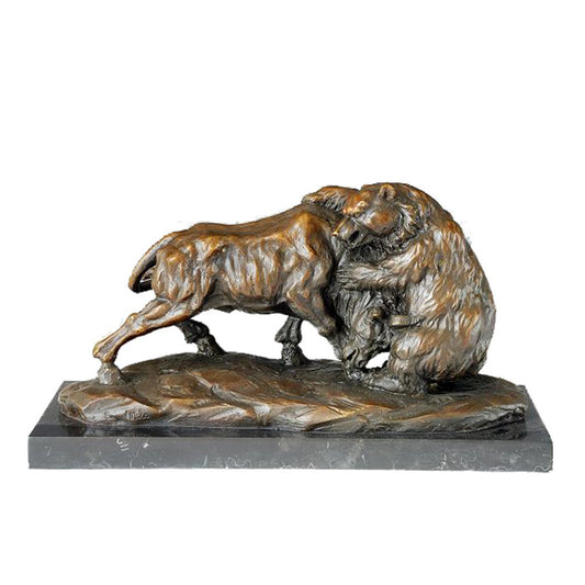 This is a bronze sculpture depicting a fierce battle between a bull and a bear. It captures a dynamic scene of intense combat, with delicate and realistic depictions of muscle lines and fur textures, full of dynamic tension. The sculpture is mounted on a dark marble base, which contrasts with the bronze body and adds a solemn atmosphere. The craftsmanship is exquisite, vividly conveying the sense of power game of wildness, with strong visual impact and realistic artistic value.