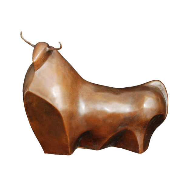 This is a bronze sculpture of a bull in an abstract style, shaped with geometric and minimalist lines. The form is smooth and full of tension, conveying the bull’s power and modern artistic atmosphere through exaggerated blocks and curves. The overall style is highly abstract, interpreting the bull’s charm with a concise shape, and it has high artistic expressiveness and ornamental value.